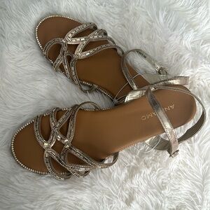 NWOT Sandals